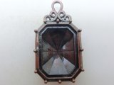18×13mm　復刻版ブラス製オクタゴンヴィクトリアンペンダント（銅古美）
